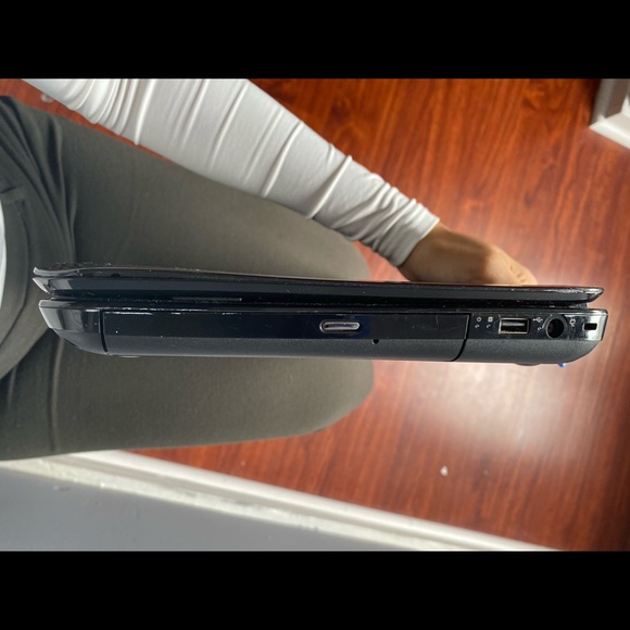 HP laptop - Picture 4 of 5